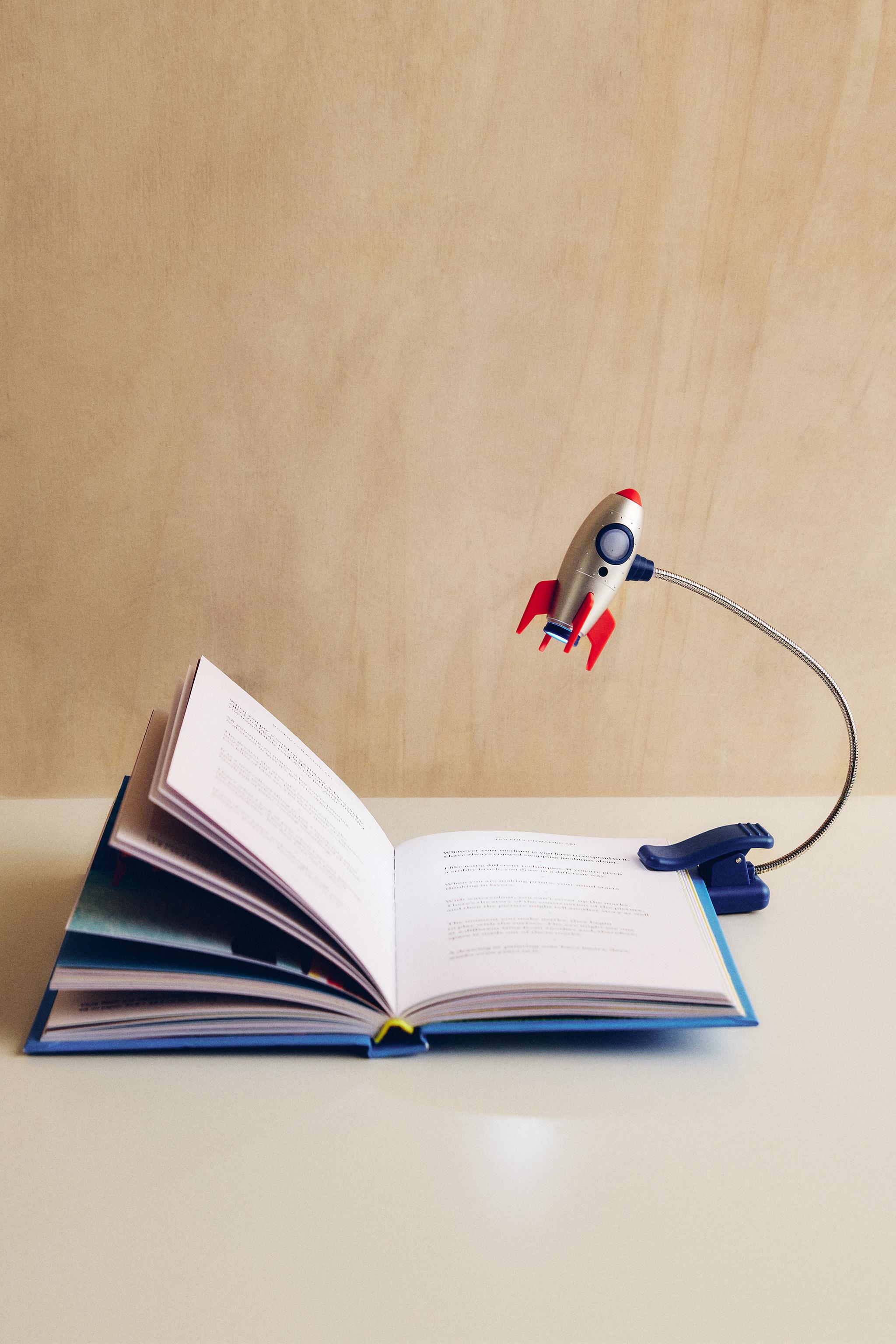 LAMPE DE LECTURE ENFANT FUSÉE